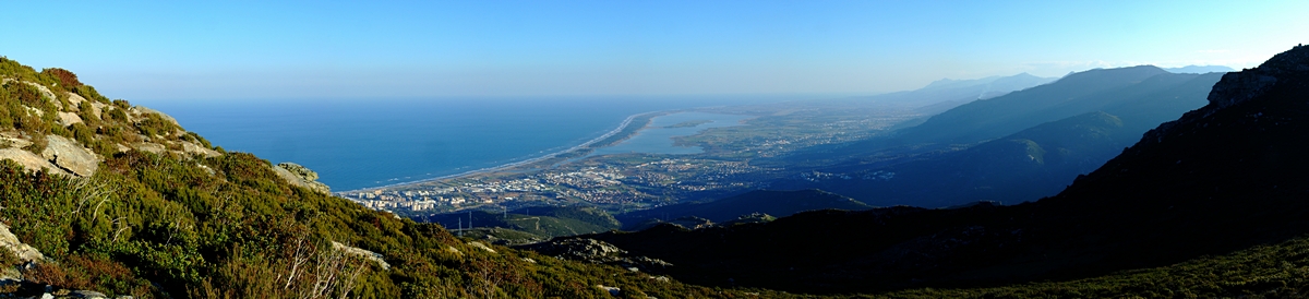 bastia-10img.jpg - Bastia vue d'en haut - 10img (6.15m x 1.40m)